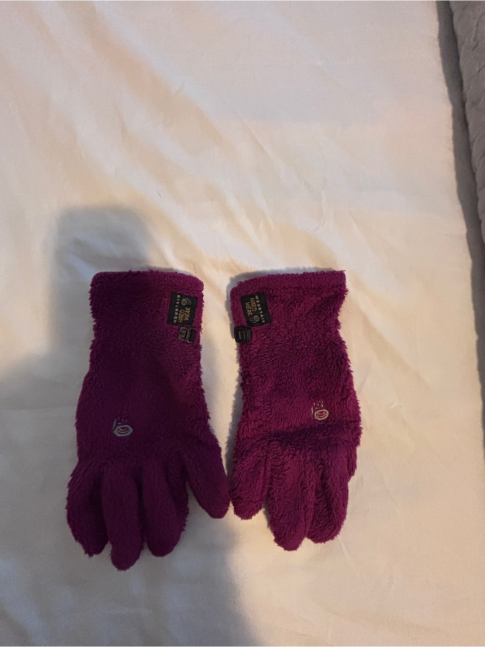 Plush Fleece ‘monkey’ Gloves in Deep Magenta